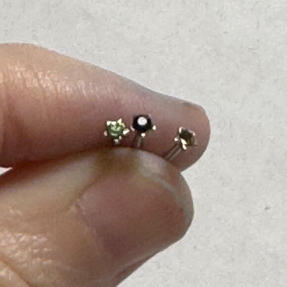 20 Gauge Topaz Yellow Star Shaped Nose Rings - Picture 13 of 16